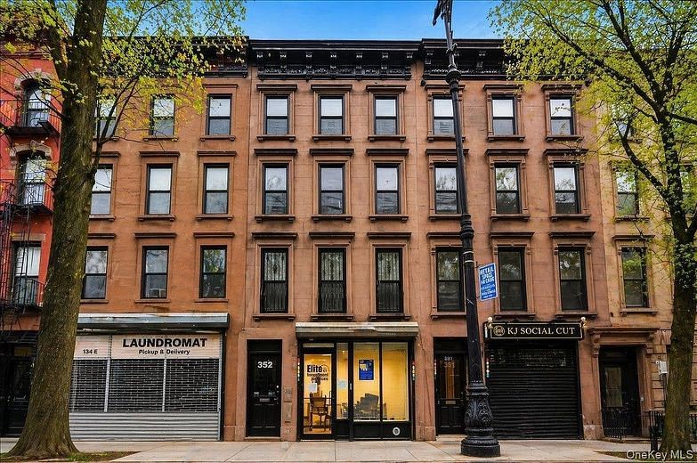 352 E 116th Street