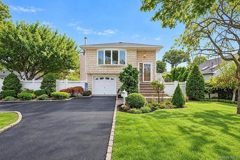 355 W Islip Boulevard