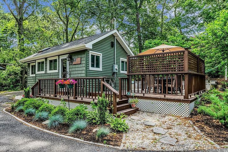 356 Oakleigh Avenue #16