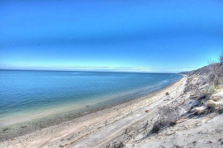 356 Oakleigh Avenue #17