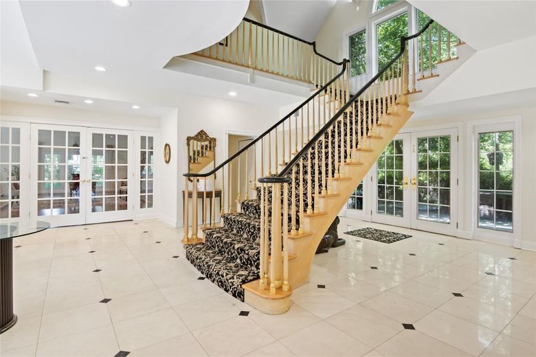 358 Centre Island Road