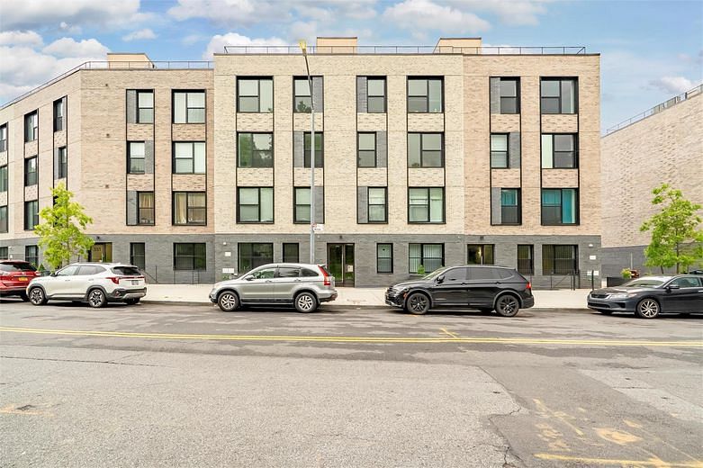 359 Bronx River Avenue #2B