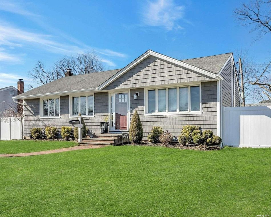 Image 1 of 21 for 3597 Centerview Avenue in Long Island, Wantagh, NY, 11793