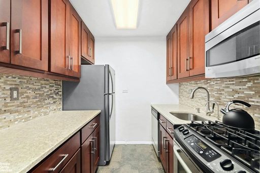 Image 1 of 8 for 165 West 66th Street #2P in Manhattan, New York, NY, 10023