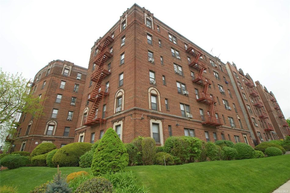 Image 1 of 12 for 115-25 84th Avenue #1H in Queens, Kew Gardens, NY, 11415
