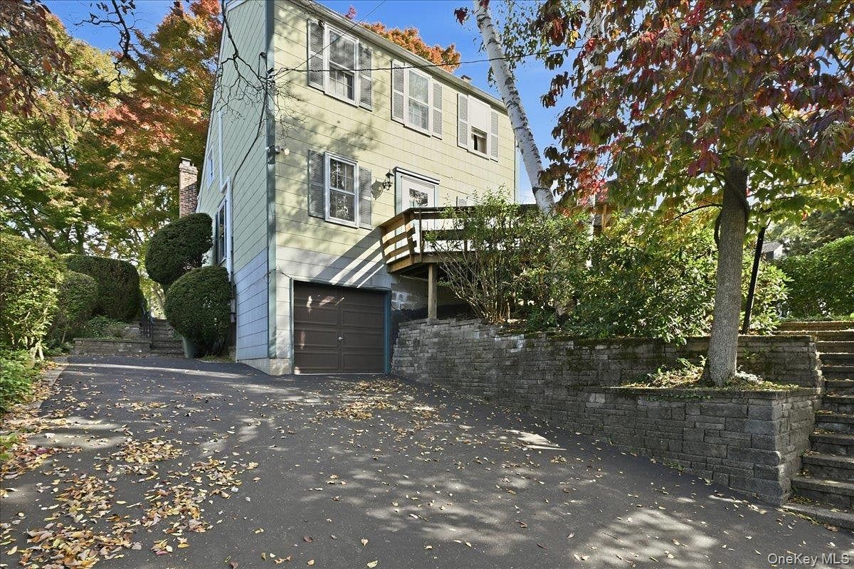 36 Cedarwood Drive