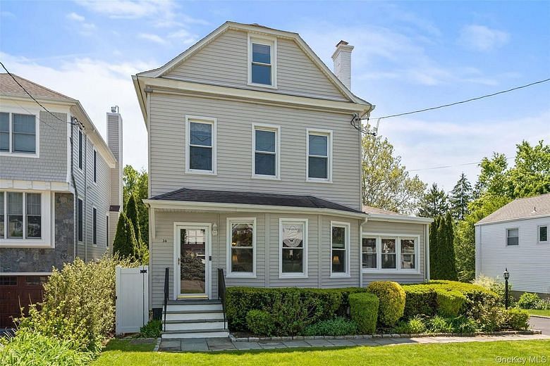 36 Lakeview Avenue
