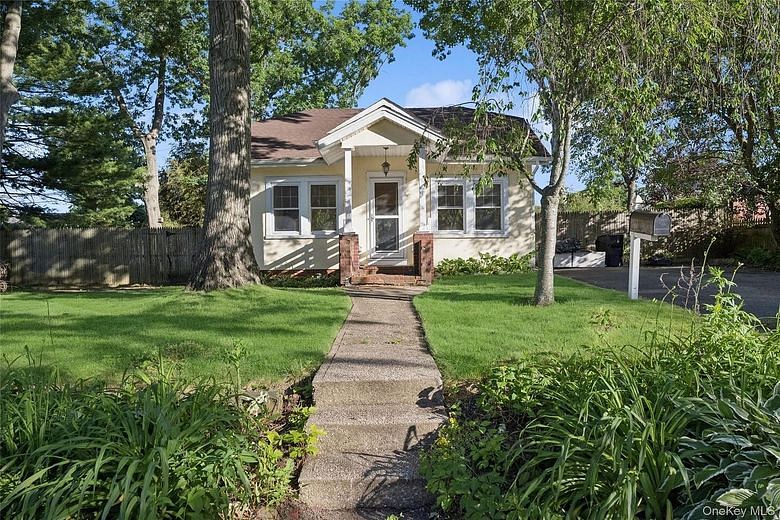 36 Lakeview Court