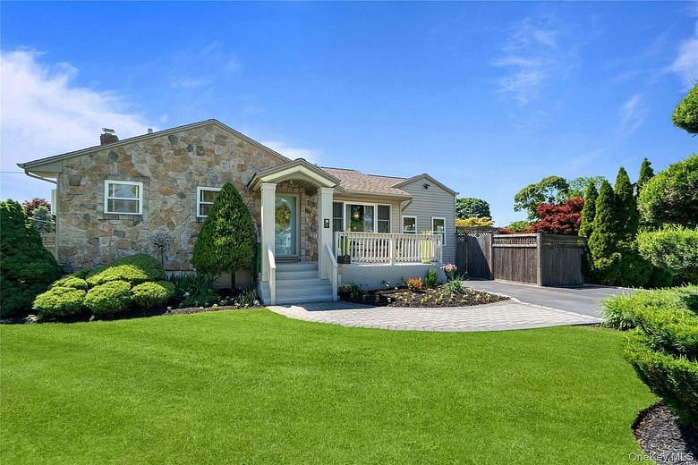 36 Lumur Drive