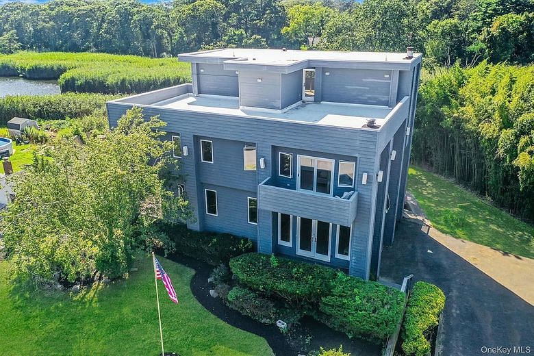 36 Roosevelt Boulevard