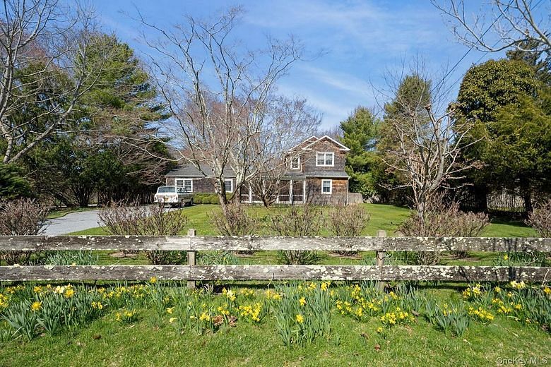 36 S Howells Point Road