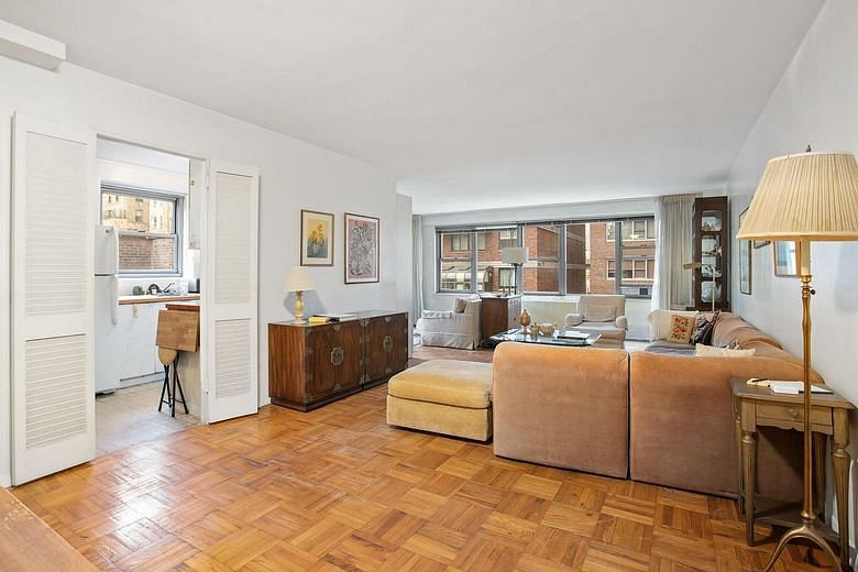 360 East 72nd Street #B804