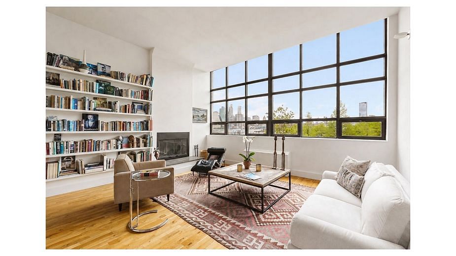 360 Furman Street #220