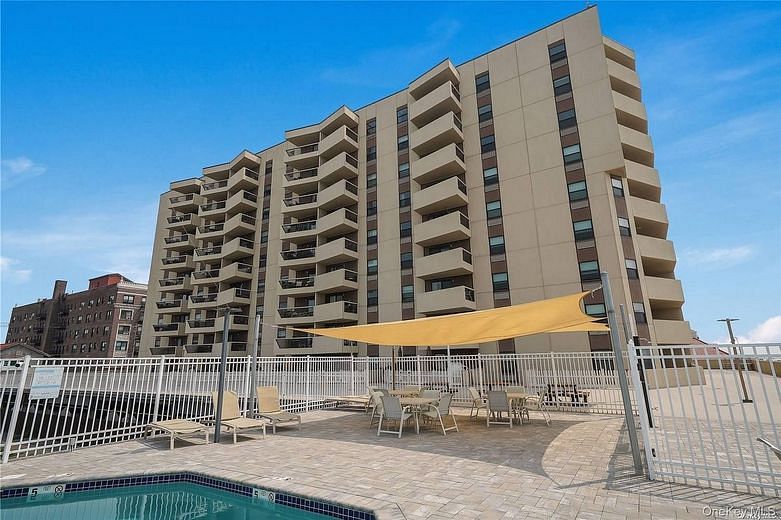 360 Shore Road #3M