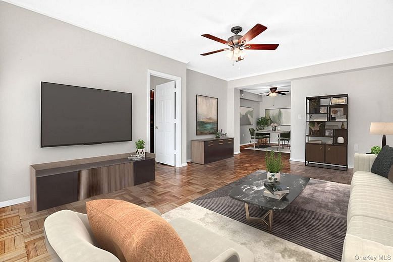 360 Westchester Avenue #122