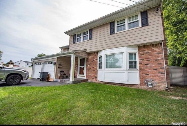 Image 1 of 25 for 362 W 19th Street in Long Island, Deer Park, NY, 11729