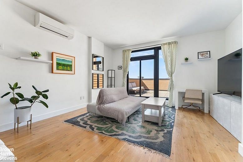 364 Harman Street #5A