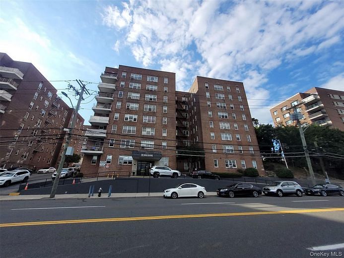 365 Bronx River Road #1H