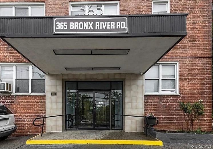 365 Bronx River Road #4B