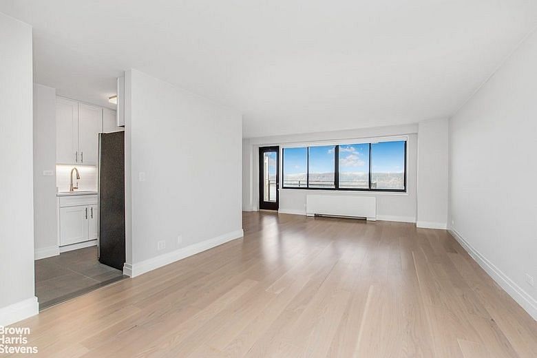 3671 Hudson Manor Terrace #14B