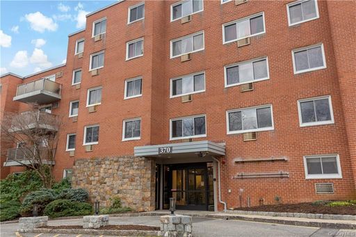 Image 1 of 22 for 370 Central Park Avenue #3E in Westchester, Scarsdale, NY, 10583