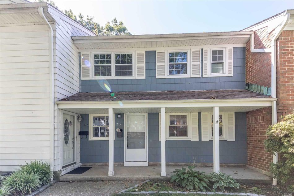 Image 1 of 16 for 214 Towne House Vlg in Long Island, Islandia, NY, 11749