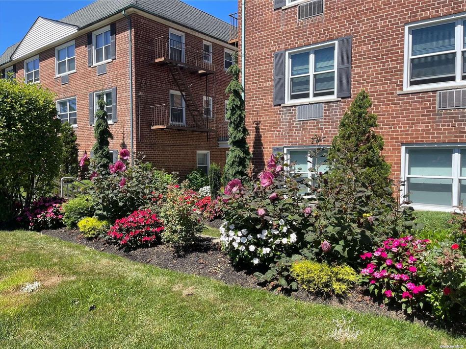 Image 1 of 14 for 124 S Park Avenue #1-T in Long Island, Rockville Centre, NY, 11570