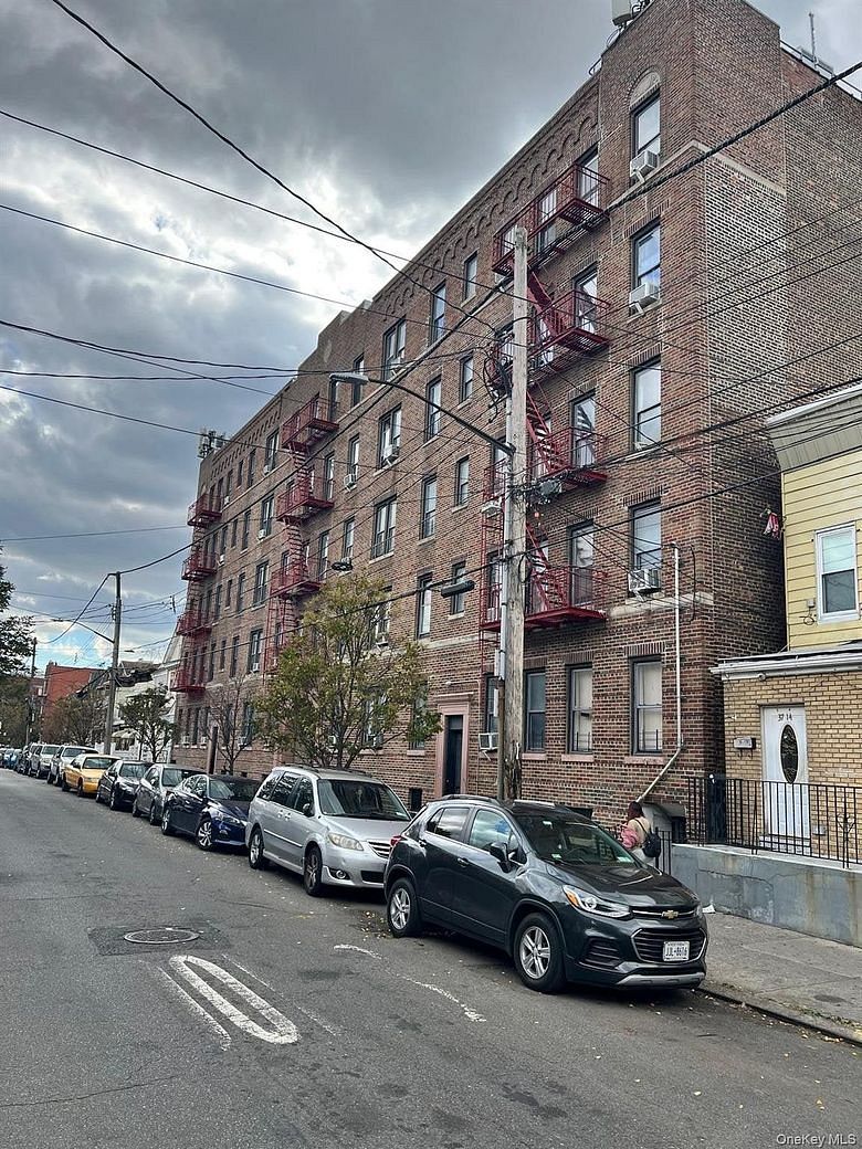 37-20/22 99th STREET