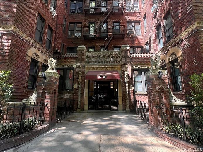 37-20 81 Street #5E