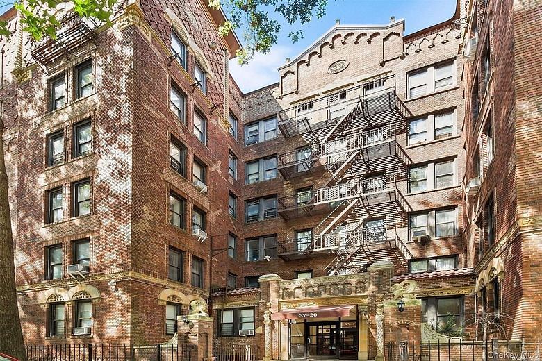 37-20 81st Street St #1F