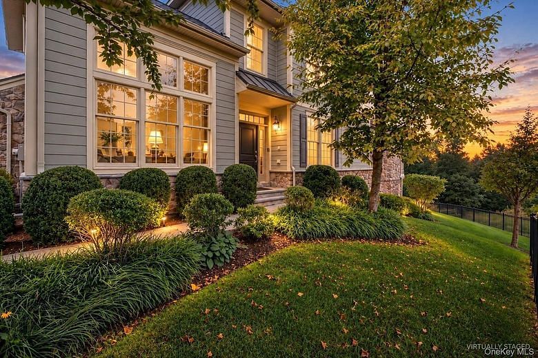 37 Deforest Drive