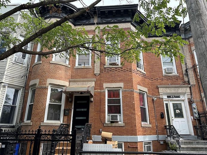 37 Grant Avenue