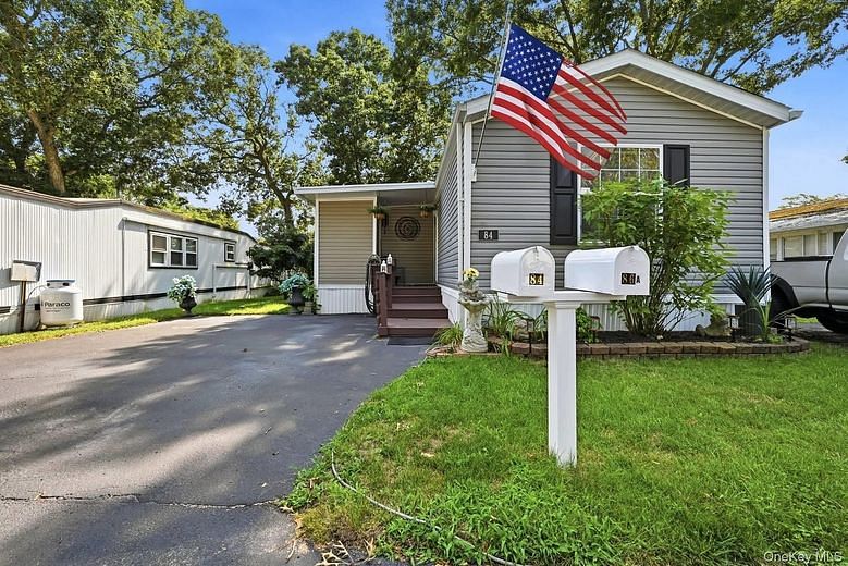 37 Hubbard Avenue #84