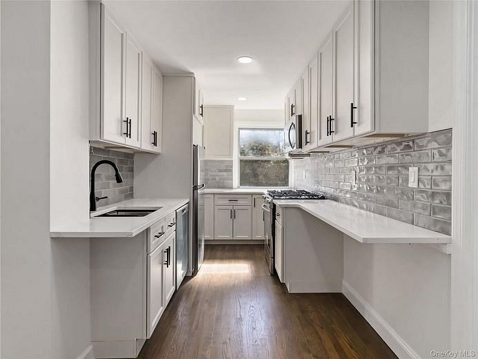 37 New Avenue
