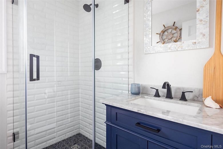 37 Soundview Drive