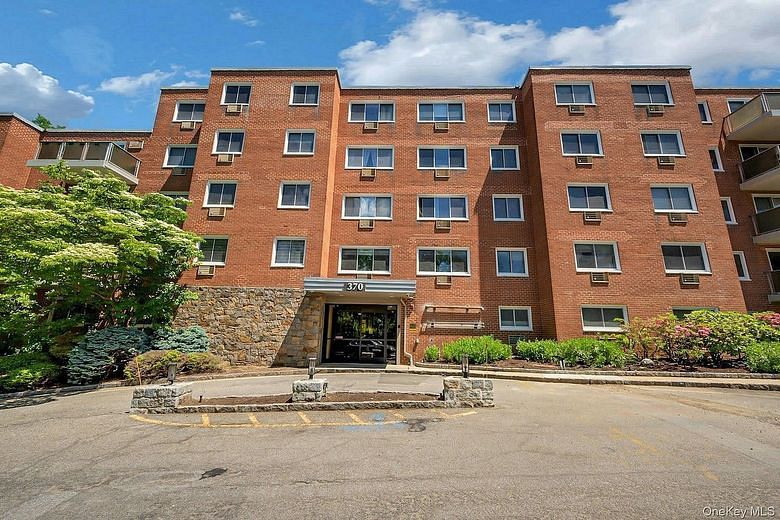 370 Central Park Avenue #2E