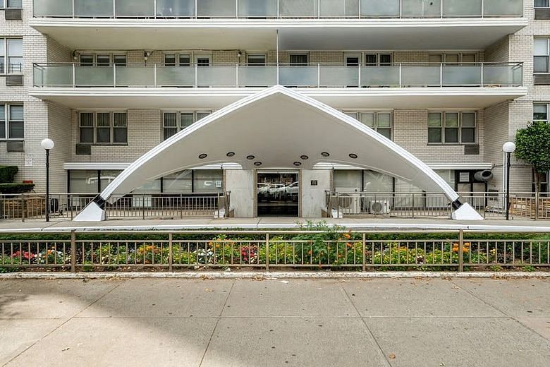 370 Ocean Parkway #12E