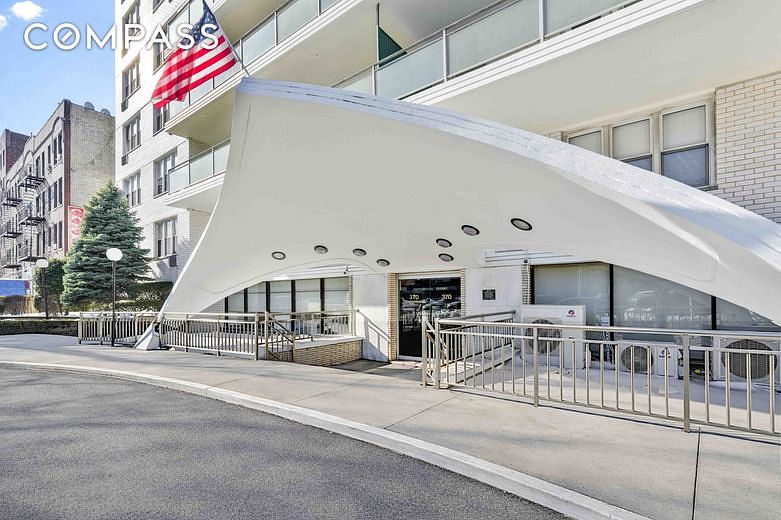 370 Ocean parkway #8H