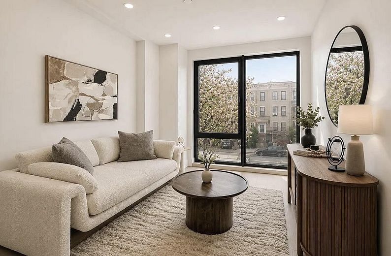 371 Hawthorne Street #3F