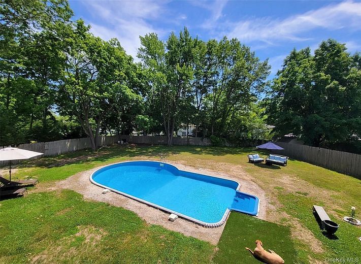 372 Clay Pitts Road