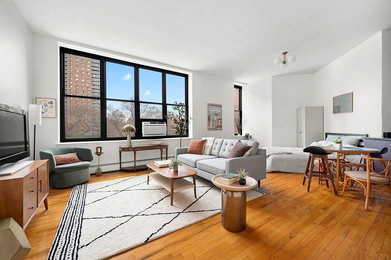 372 Dekalb Avenue #4K
