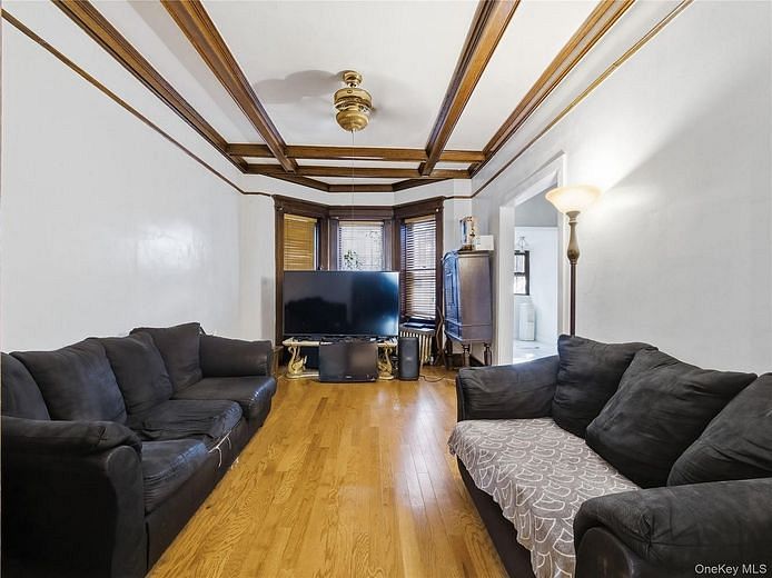 372 Parkside Avenue