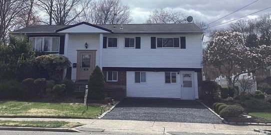 Image 1 of 25 for 372 W 18th Street in Long Island, Deer Park, NY, 11729