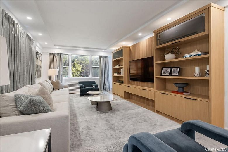 3725 Henry Hudson Parkway W #3DE