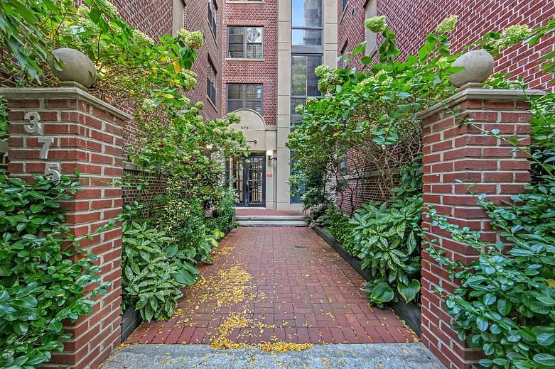 375 Lincoln Place #1D