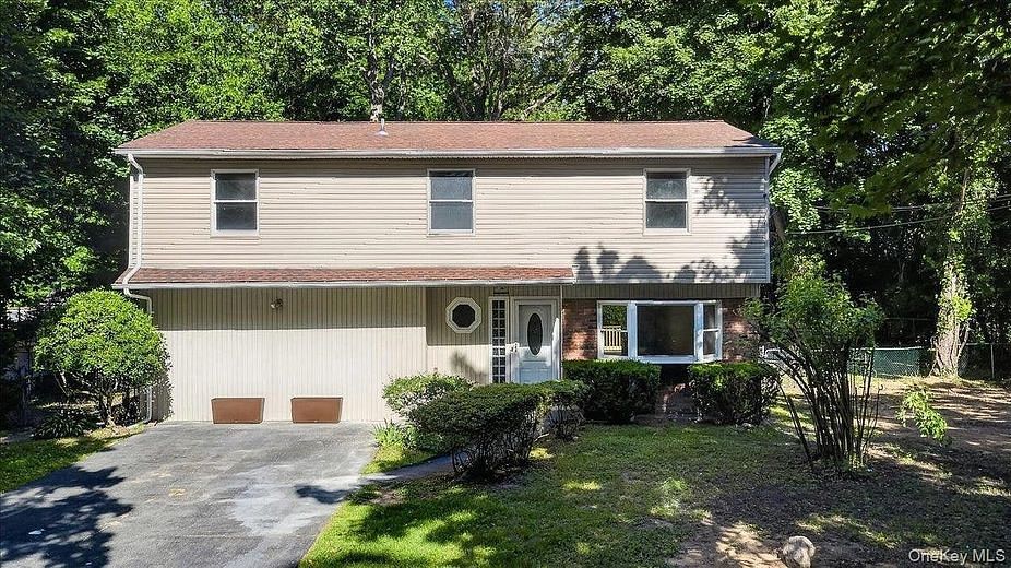 375 Old Willets Path
