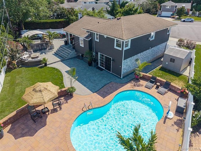 3765 Lynn Lane