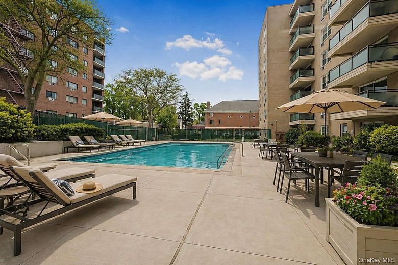 377 Westchester Avenue #APT 6J