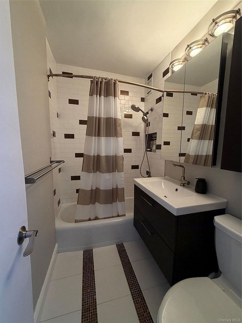 3777 Independence Avenue #5D