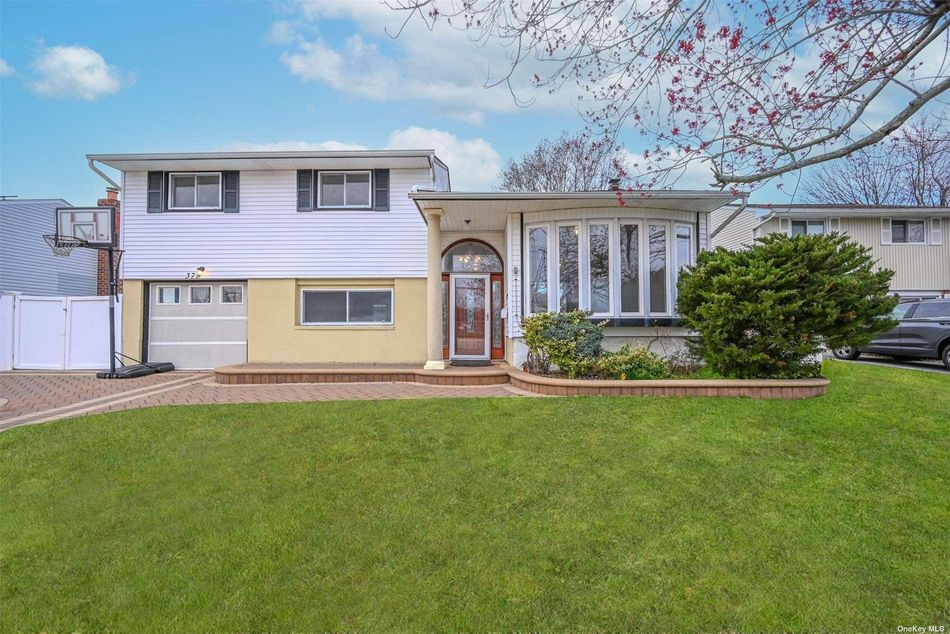 Image 1 of 21 for 379 Old Westbury Road in Long Island, East Meadow, NY, 11554
